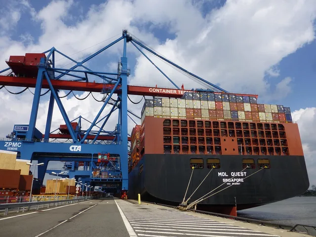 container, container terminal, container ship, cargo handling, container crane, envelope, port, container handling, container, container, container, container, container ship, container ship, container ship, container ship, container ship, cargo handling. Port strike contingency planning: run a control drill